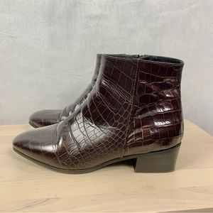 AQUATALIA Waterproof Croc Embossed Leather Ankle Boots Burgundy Sz 7.5